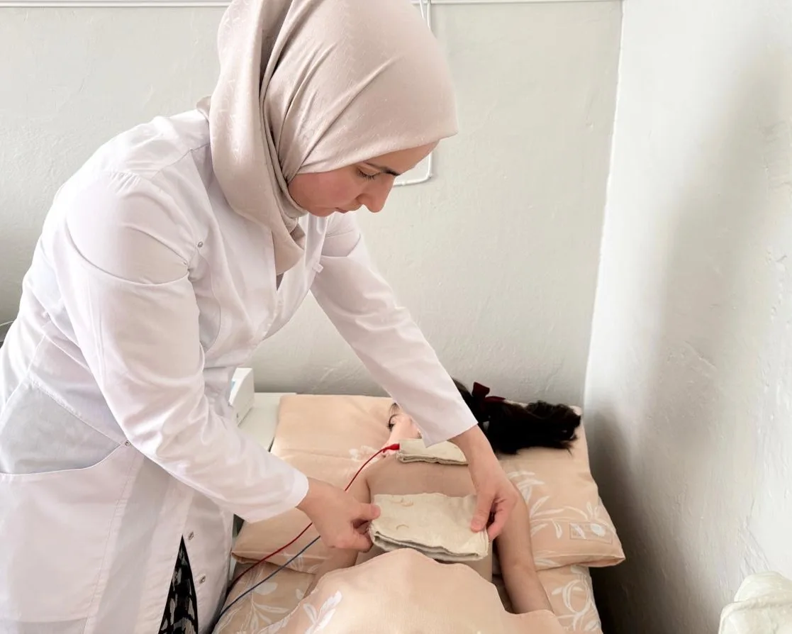 Проведение электрофореза на шейный отдел позвоночника